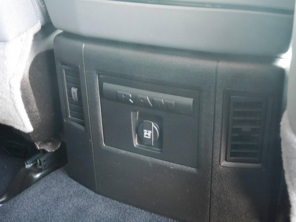 Dodge Ram 1500 Dodge Ram 1500 5.7 V8 4×4 Crew Cab 5’7 Sport | Dubbele cabine | 3500KG Trekgewicht | Camera voor en achter | Sidesteps | Climate control | Trekhaak | Navigatie | Stoel en stuurverwarming