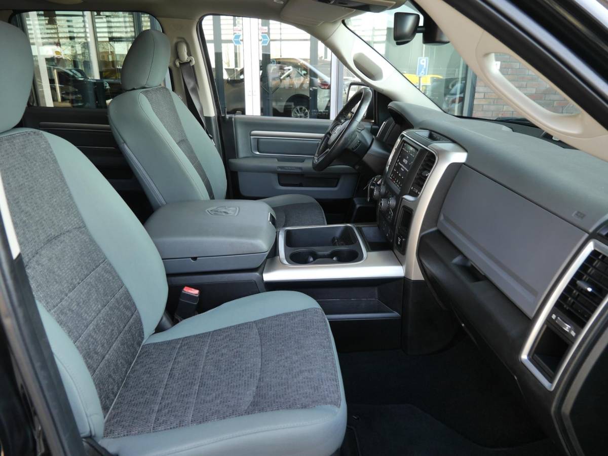 Dodge Ram 1500 Dodge Ram 1500 5.7 V8 4×4 Crew Cab 5’7 Sport | Dubbele cabine | 3500KG Trekgewicht | Camera voor en achter | Sidesteps | Climate control | Trekhaak | Navigatie | Stoel en stuurverwarming