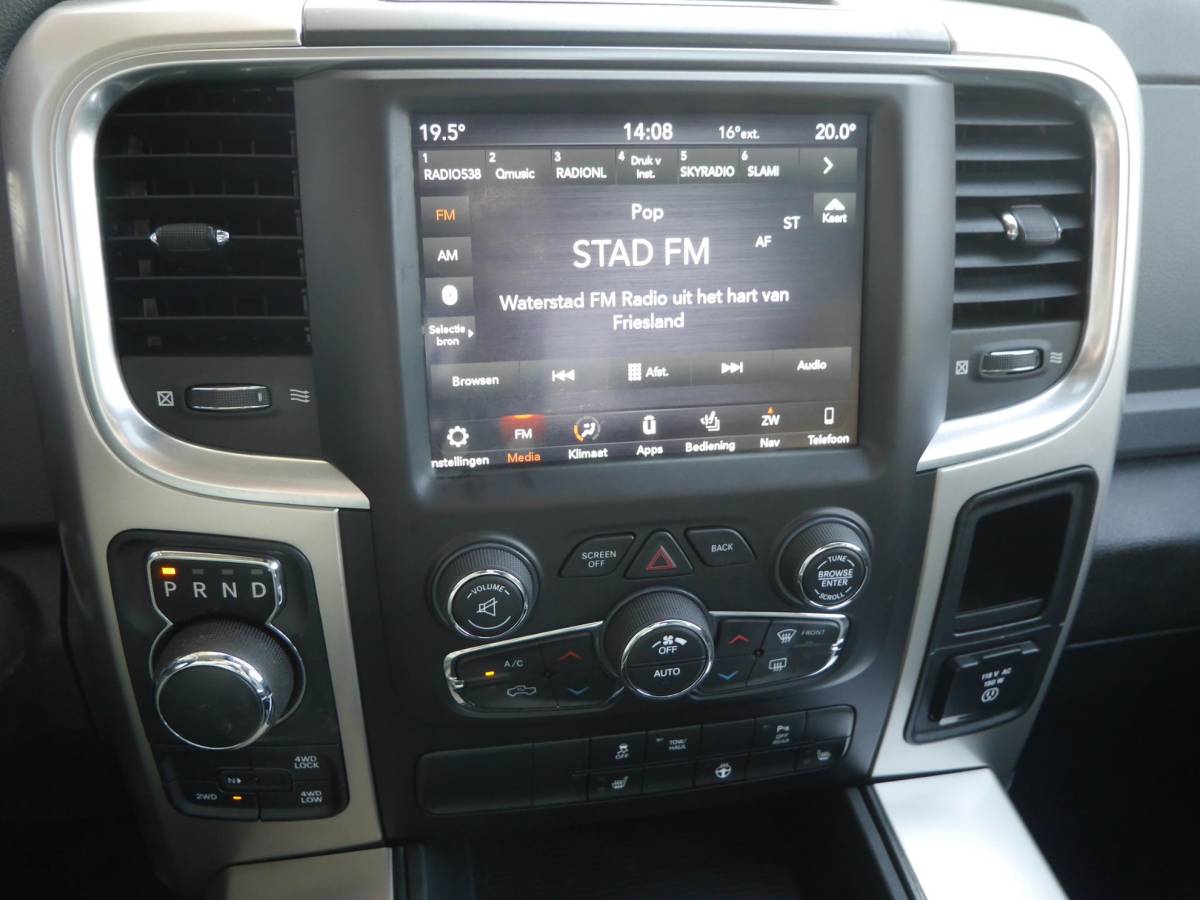 Dodge Ram 1500 Dodge Ram 1500 5.7 V8 4×4 Crew Cab 5’7 Sport | Dubbele cabine | 3500KG Trekgewicht | Camera voor en achter | Sidesteps | Climate control | Trekhaak | Navigatie | Stoel en stuurverwarming