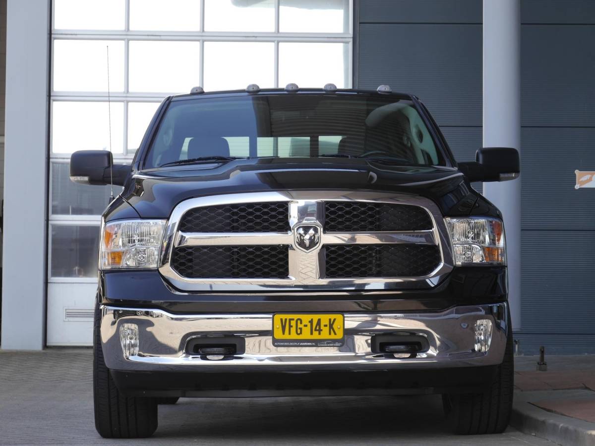Dodge Ram 1500 Dodge Ram 1500 5.7 V8 4×4 Crew Cab 5’7 Sport | Dubbele cabine | 3500KG Trekgewicht | Camera voor en achter | Sidesteps | Climate control | Trekhaak | Navigatie | Stoel en stuurverwarming