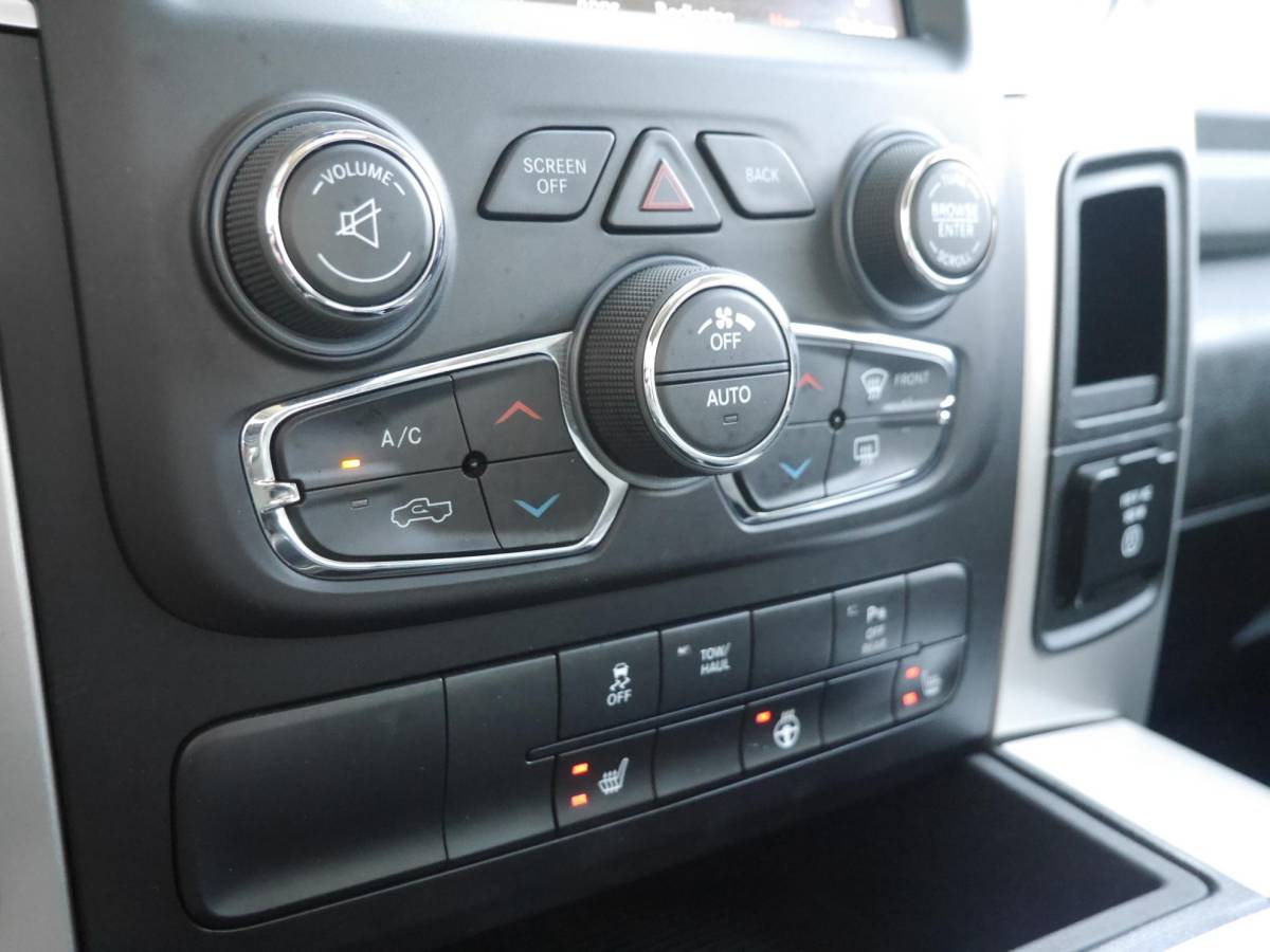 Dodge Ram 1500 Dodge Ram 1500 5.7 V8 4×4 Crew Cab 5’7 Sport | Dubbele cabine | 3500KG Trekgewicht | Camera voor en achter | Sidesteps | Climate control | Trekhaak | Navigatie | Stoel en stuurverwarming