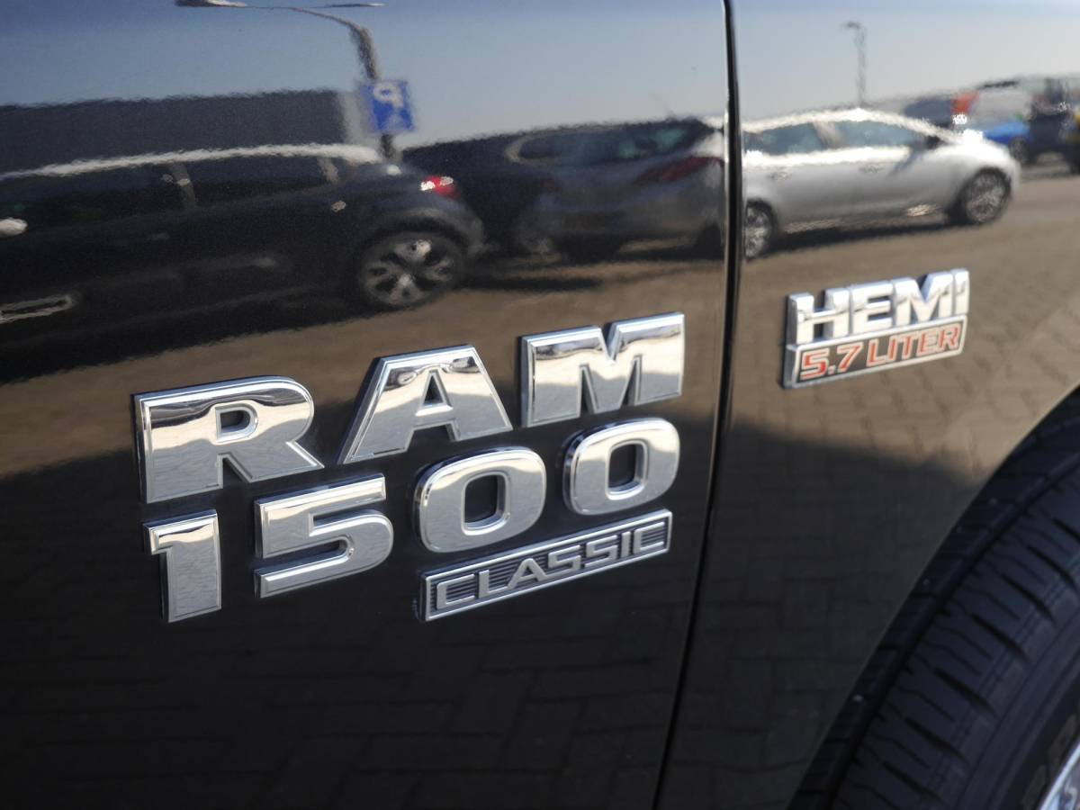 Dodge Ram 1500 Dodge Ram 1500 5.7 V8 4×4 Crew Cab 5’7 Sport | Dubbele cabine | 3500KG Trekgewicht | Camera voor en achter | Sidesteps | Climate control | Trekhaak | Navigatie | Stoel en stuurverwarming