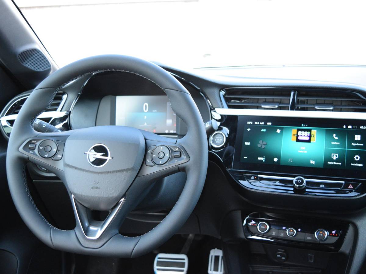Opel Corsa Opel Corsa 1.2 Turbo Hybrid GS MASSAGEFUNCTIE | CAMERA MET SENSOREN | NAVI & CARPLAY | WINTERPAKKET |