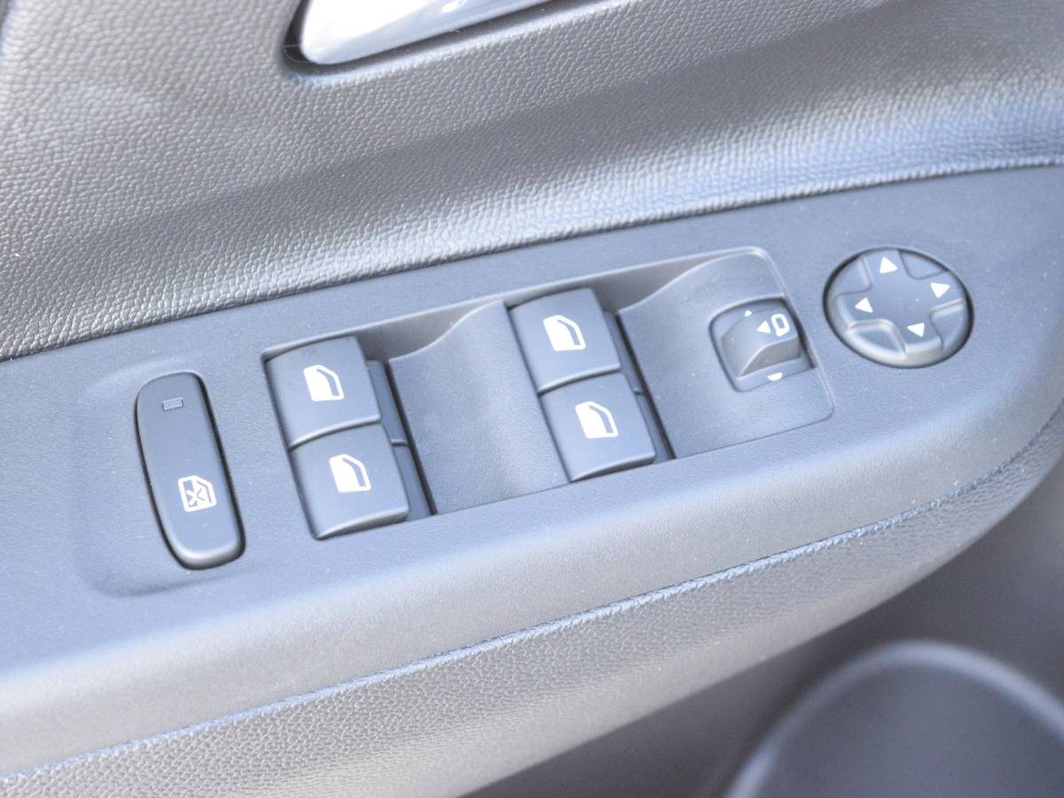 Opel Corsa Opel Corsa 1.2 Turbo Hybrid GS MASSAGEFUNCTIE | CAMERA MET SENSOREN | NAVI & CARPLAY | WINTERPAKKET |