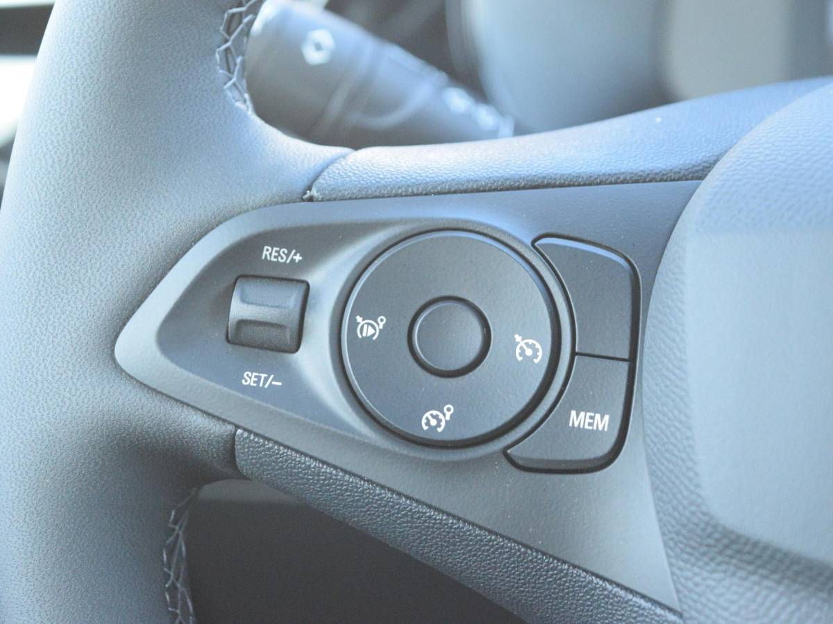 Opel Corsa Opel Corsa 1.2 Turbo Hybrid GS MASSAGEFUNCTIE | CAMERA MET SENSOREN | NAVI & CARPLAY | WINTERPAKKET |