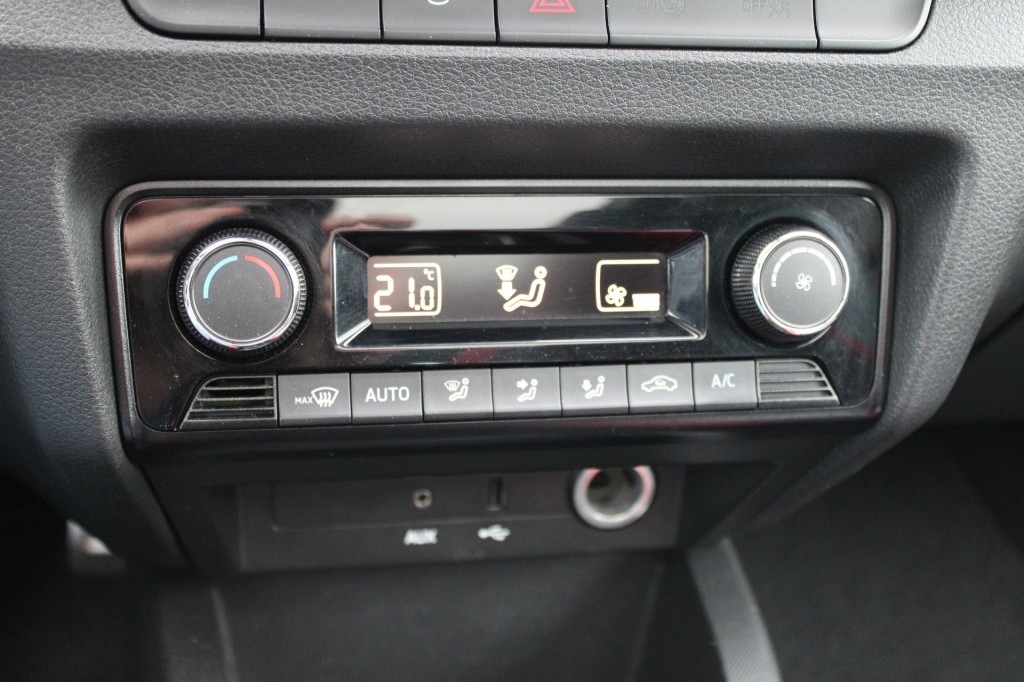Škoda Fabia Skoda Fabia 1.2 TSI 90pk Monte Carlo ECC/BT/Lichtmet.velgen/Camera