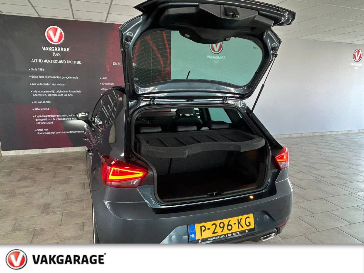 SEAT Ibiza Seat Ibiza 1.0 TSI FR Business Intense Plus incl. Afl. Beurt en garantie.