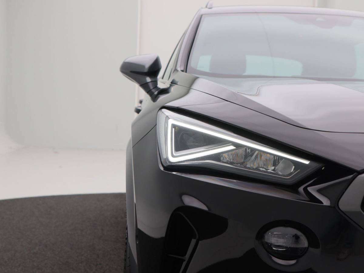 CUPRA Formentor CUPRA Formentor 1.4 e-Hybrid 204 Pk Essential | Stoel/Stuur Verwarming | Adaptive Cruise | Full LED | Navigatie | CarPlay | 19 Inch 89.657 Km !!