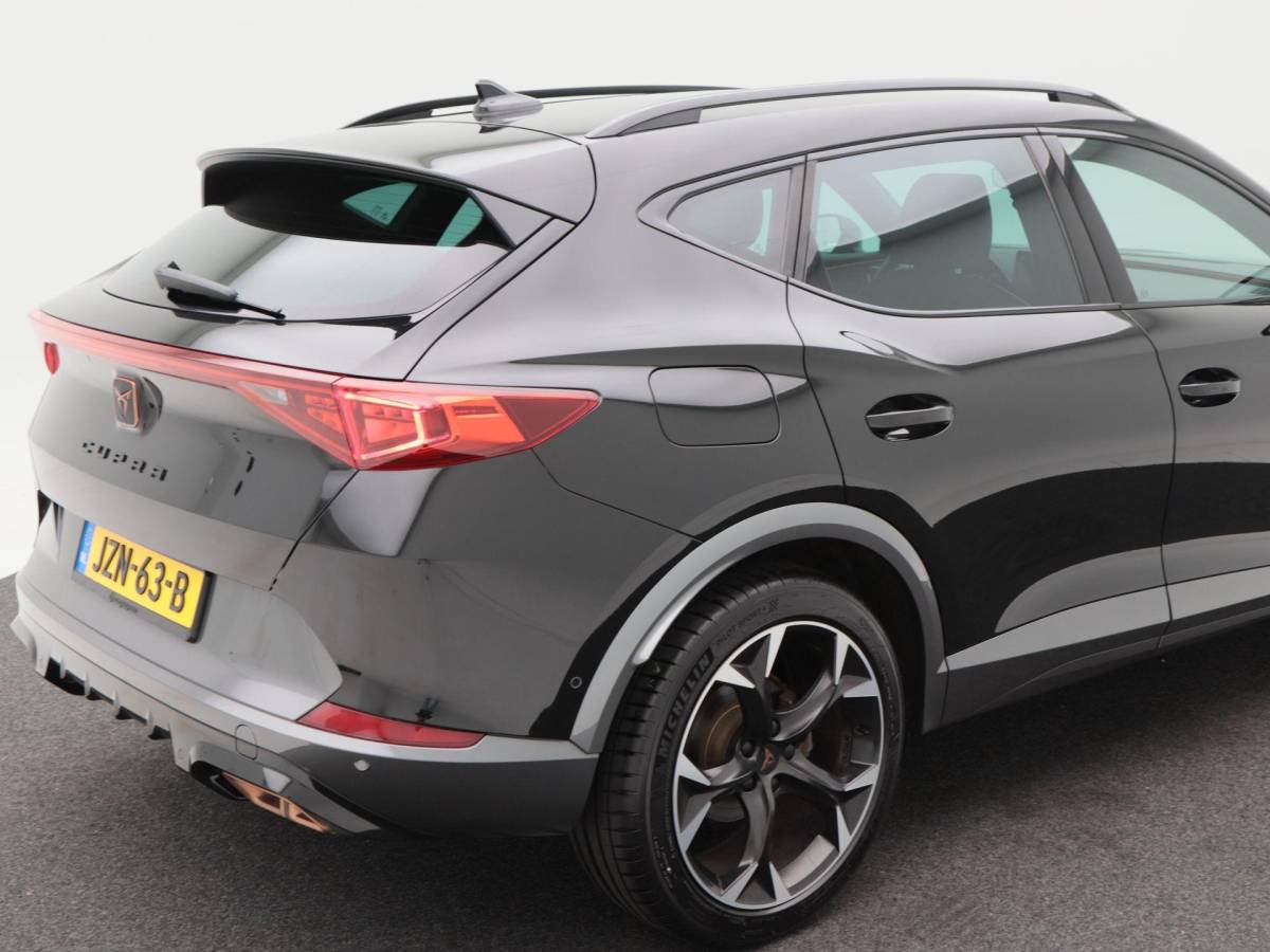 CUPRA Formentor CUPRA Formentor 1.4 e-Hybrid 204 Pk Essential | Stoel/Stuur Verwarming | Adaptive Cruise | Full LED | Navigatie | CarPlay | 19 Inch 89.657 Km !!