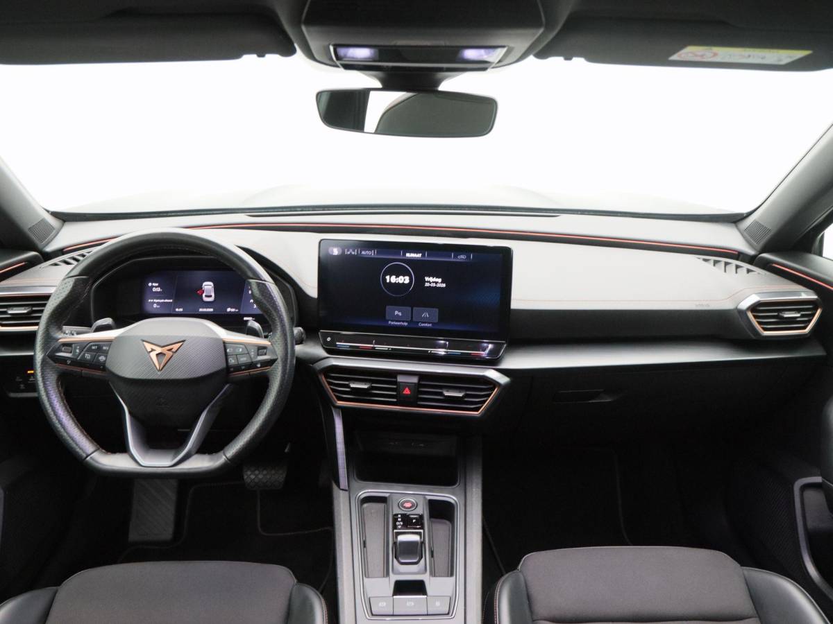 CUPRA Formentor CUPRA Formentor 1.4 e-Hybrid 204 Pk Essential | Stoel/Stuur Verwarming | Adaptive Cruise | Full LED | Navigatie | CarPlay | 19 Inch 89.657 Km !!