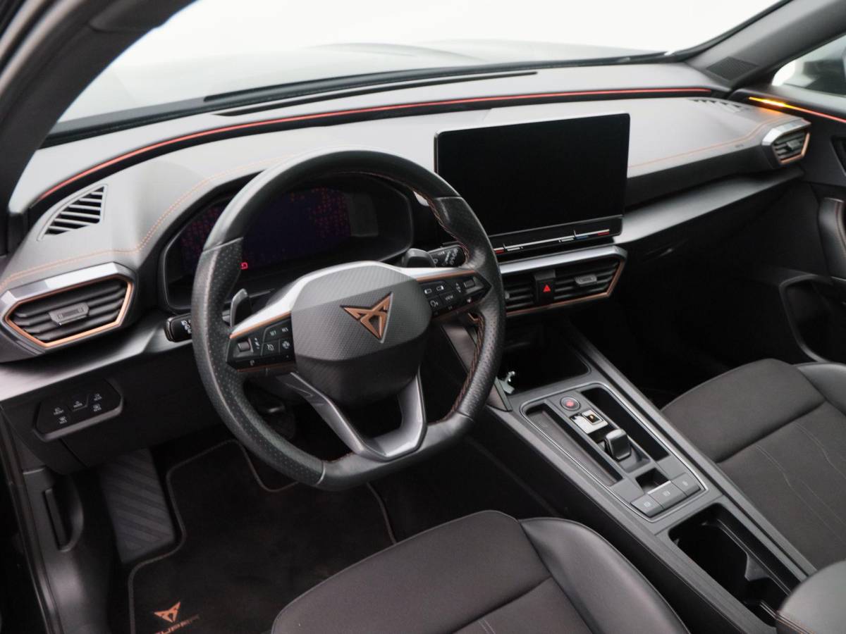 CUPRA Formentor CUPRA Formentor 1.4 e-Hybrid 204 Pk Essential | Stoel/Stuur Verwarming | Adaptive Cruise | Full LED | Navigatie | CarPlay | 19 Inch 89.657 Km !!