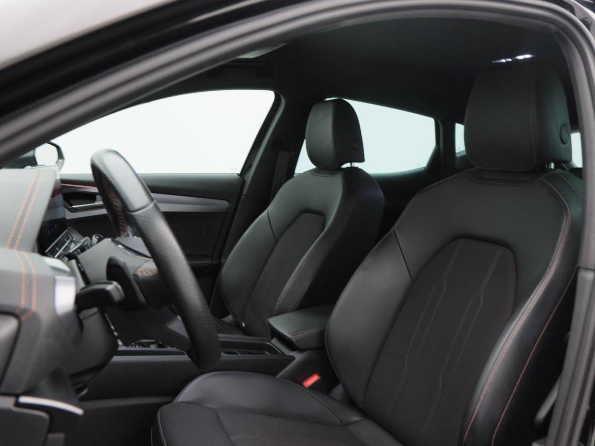 CUPRA Formentor CUPRA Formentor 1.4 e-Hybrid 204 Pk Essential | Stoel/Stuur Verwarming | Adaptive Cruise | Full LED | Navigatie | CarPlay | 19 Inch 89.657 Km !!