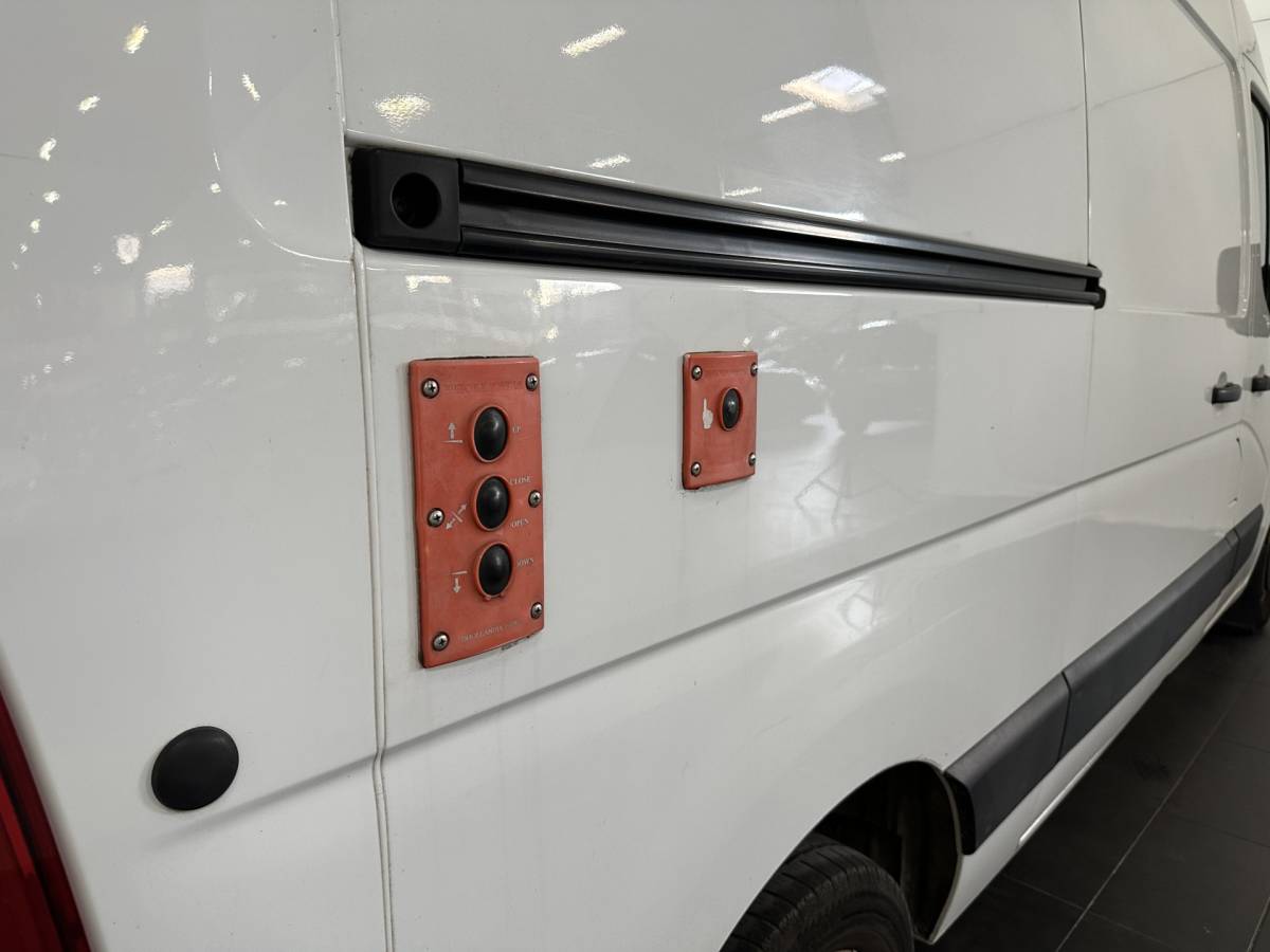 Opel Movano Opel Movano 2.3 Turbo L2H2 – Elek. laadklep – 3 pers. – Camera