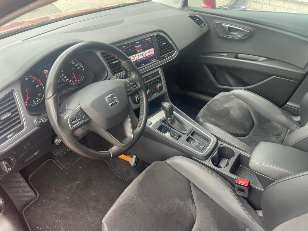 SEAT Leon Seat Leon 1.0 ECO TSI STYLE Business Intense Automaat! Pano Cruise Clima Carplay Alcantara