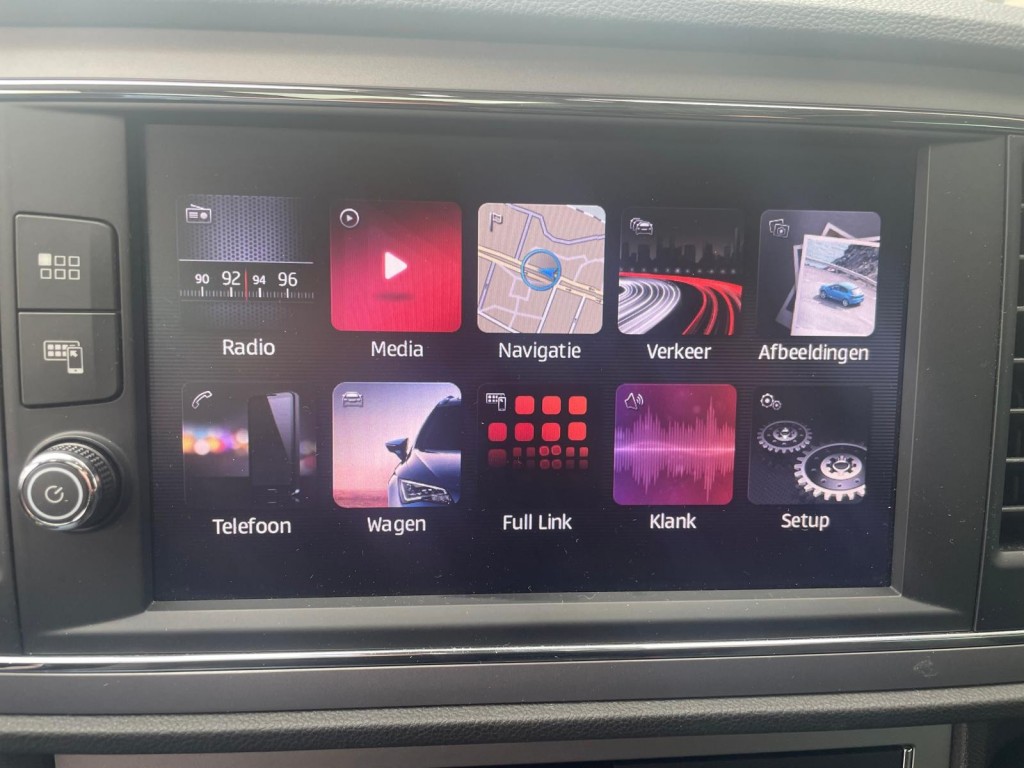 SEAT Leon Seat Leon 1.0 ECO TSI STYLE Business Intense Automaat! Pano Cruise Clima Carplay Alcantara