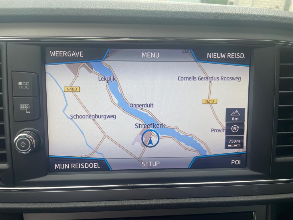 SEAT Leon Seat Leon 1.0 ECO TSI STYLE Business Intense Automaat! Pano Cruise Clima Carplay Alcantara