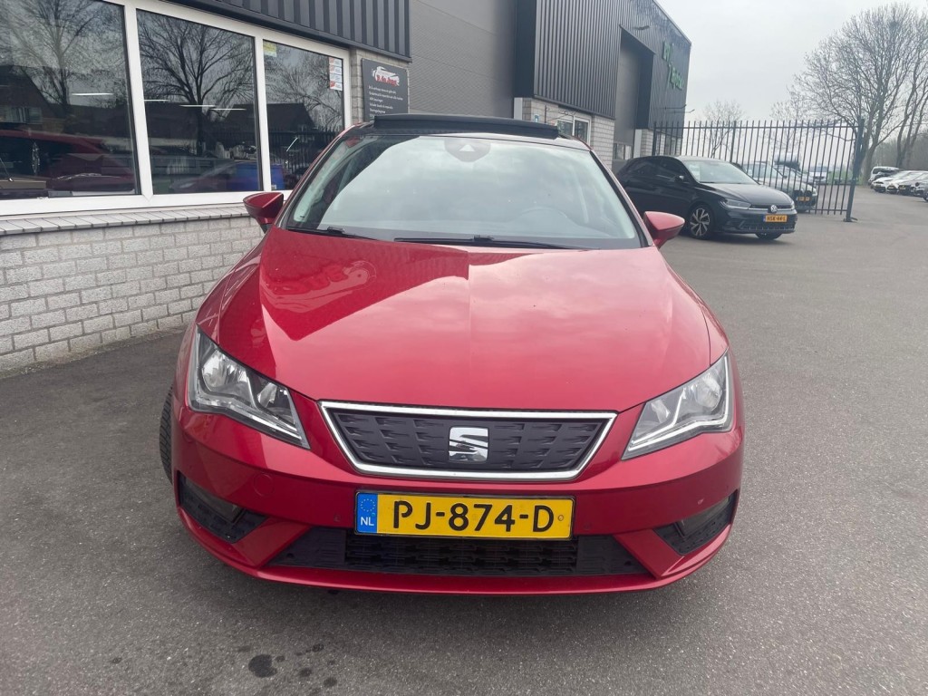 SEAT Leon Seat Leon 1.0 ECO TSI STYLE Business Intense Automaat! Pano Cruise Clima Carplay Alcantara