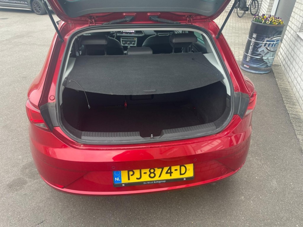 SEAT Leon Seat Leon 1.0 ECO TSI STYLE Business Intense Automaat! Pano Cruise Clima Carplay Alcantara
