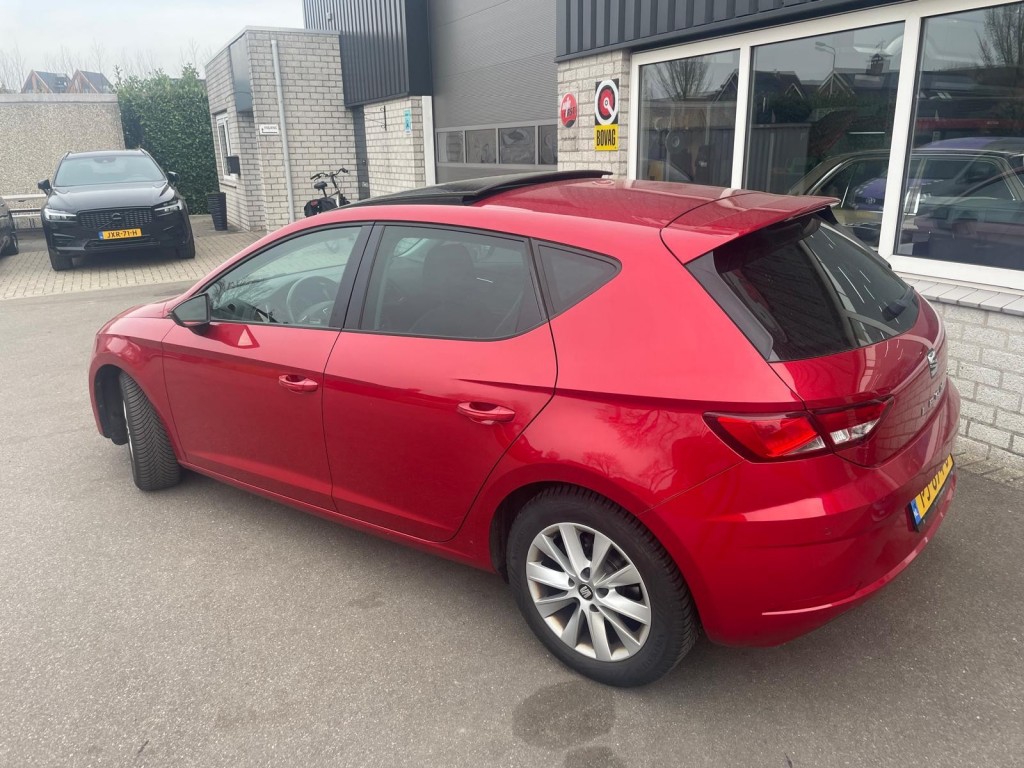 SEAT Leon Seat Leon 1.0 ECO TSI STYLE Business Intense Automaat! Pano Cruise Clima Carplay Alcantara