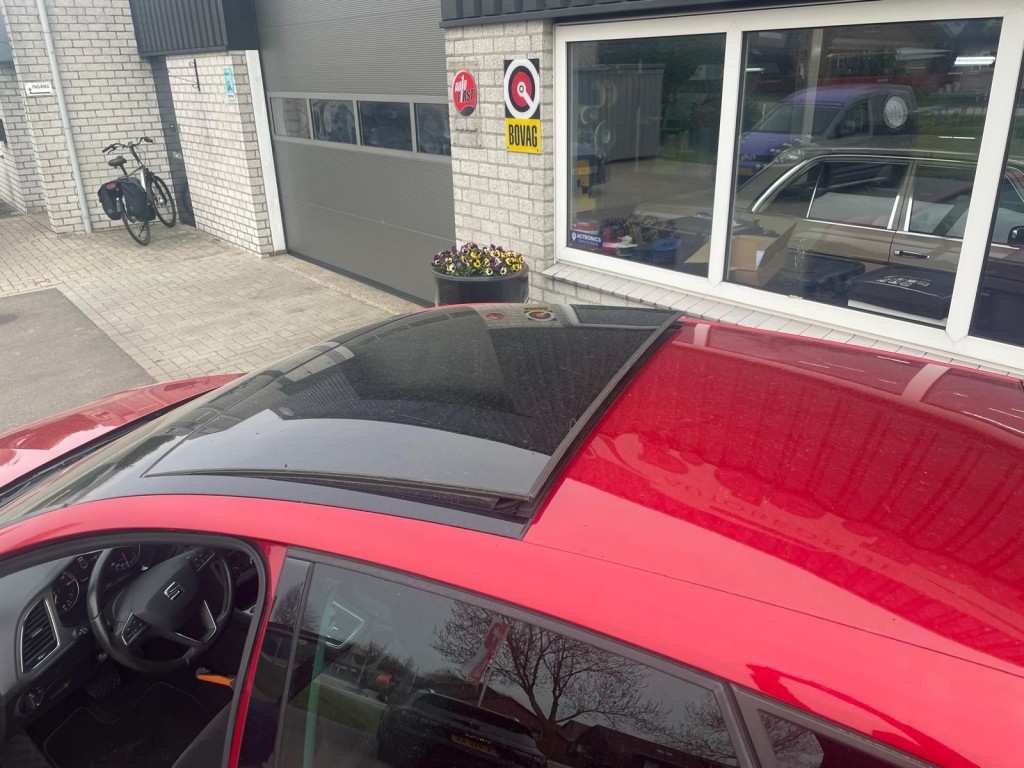 SEAT Leon Seat Leon 1.0 ECO TSI STYLE Business Intense Automaat! Pano Cruise Clima Carplay Alcantara