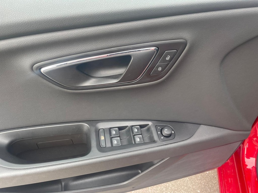 SEAT Leon Seat Leon 1.0 ECO TSI STYLE Business Intense Automaat! Pano Cruise Clima Carplay Alcantara