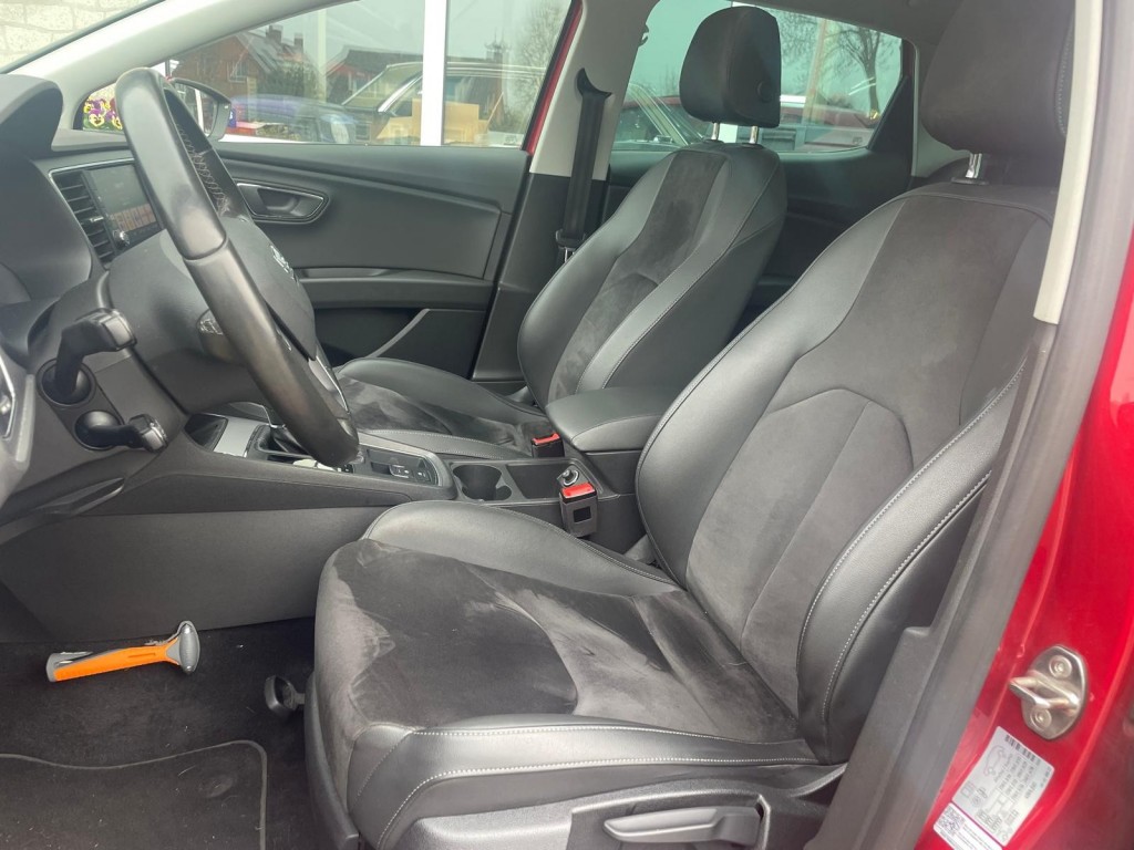 SEAT Leon Seat Leon 1.0 ECO TSI STYLE Business Intense Automaat! Pano Cruise Clima Carplay Alcantara