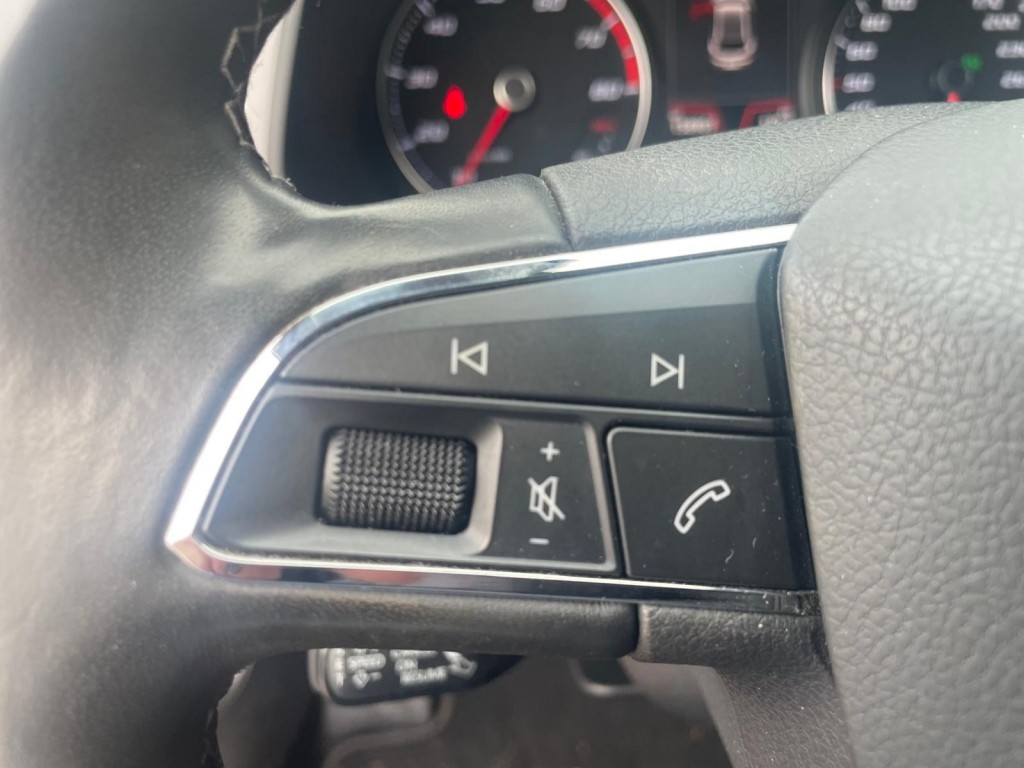 SEAT Leon Seat Leon 1.0 ECO TSI STYLE Business Intense Automaat! Pano Cruise Clima Carplay Alcantara