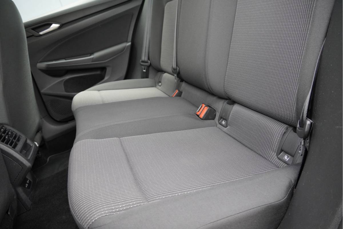 Volkswagen Golf Volkswagen Golf 1.0 TSI 5drs Edition BJ2021 Lmv 17″ | Led V+A | Pdc | App-Connect | Virtual cockpit | Climate control | Getint glas