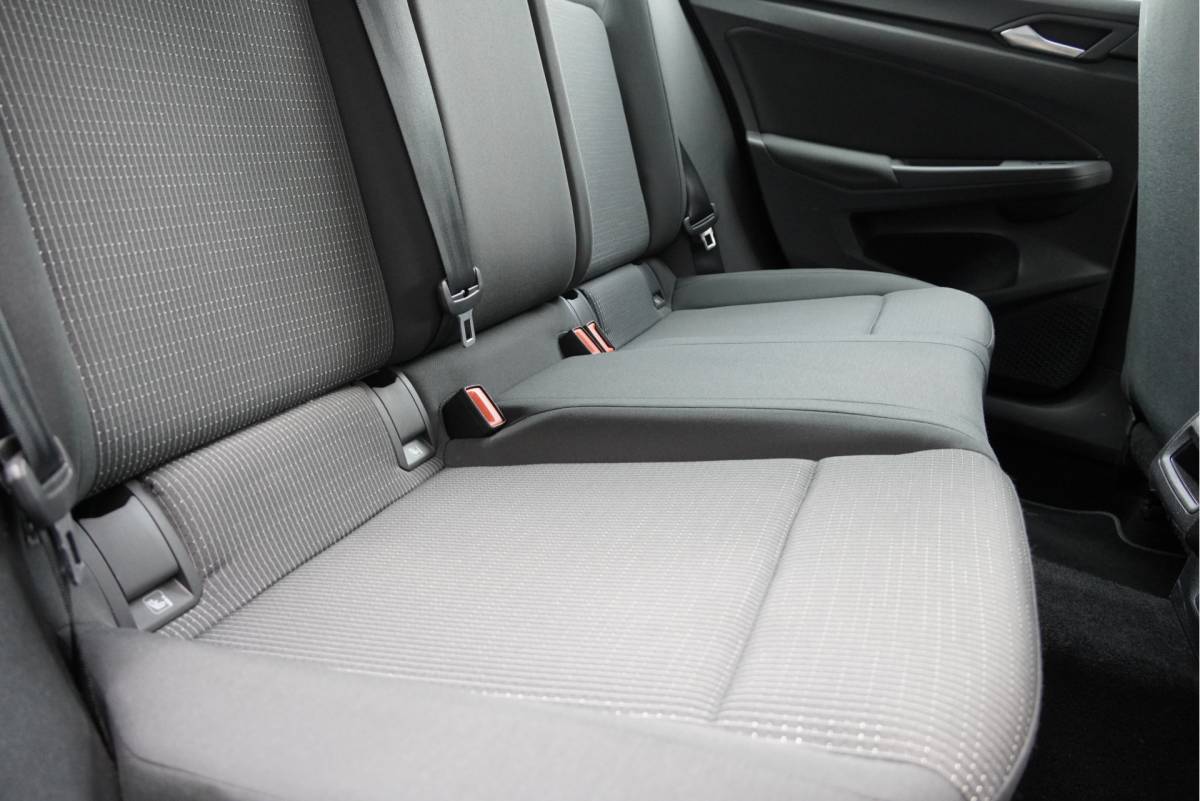 Volkswagen Golf Volkswagen Golf 1.0 TSI 5drs Edition BJ2021 Lmv 17″ | Led V+A | Pdc | App-Connect | Virtual cockpit | Climate control | Getint glas