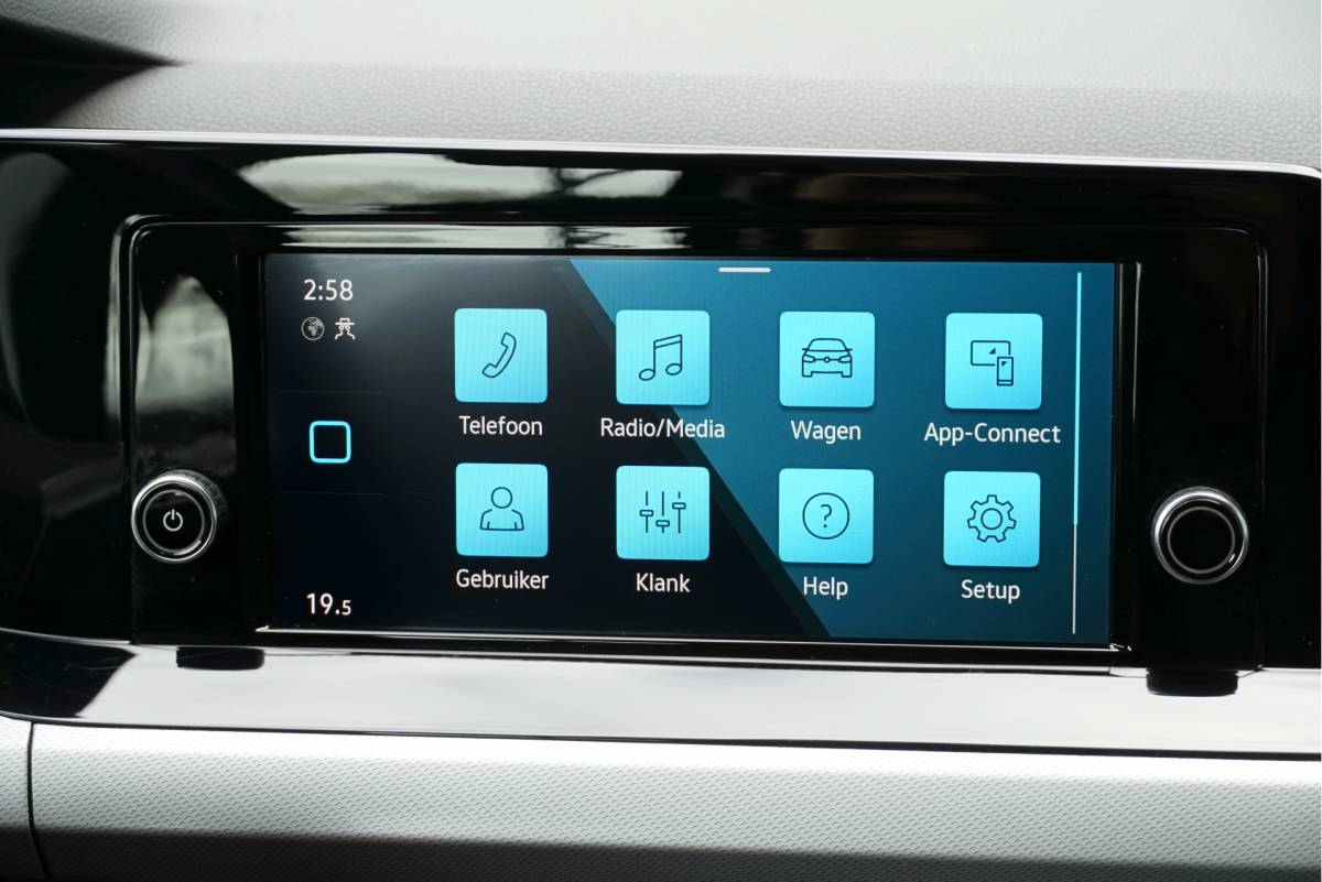 Volkswagen Golf Volkswagen Golf 1.0 TSI 5drs Edition BJ2021 Lmv 17″ | Led V+A | Pdc | App-Connect | Virtual cockpit | Climate control | Getint glas