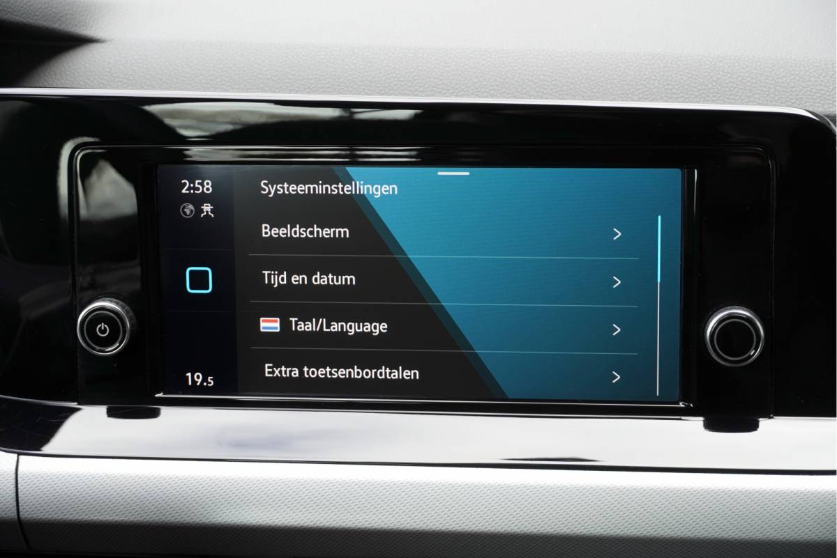 Volkswagen Golf Volkswagen Golf 1.0 TSI 5drs Edition BJ2021 Lmv 17″ | Led V+A | Pdc | App-Connect | Virtual cockpit | Climate control | Getint glas