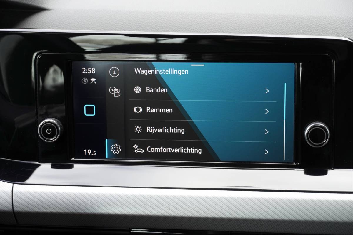 Volkswagen Golf Volkswagen Golf 1.0 TSI 5drs Edition BJ2021 Lmv 17″ | Led V+A | Pdc | App-Connect | Virtual cockpit | Climate control | Getint glas