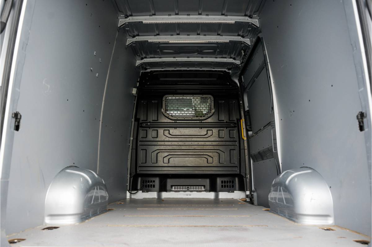 Volkswagen Crafter Volkswagen Crafter L3H3 | 140 PK | Automaat | Carplay | Camera | Adapt.Cruise | Trekhaak 3.0T