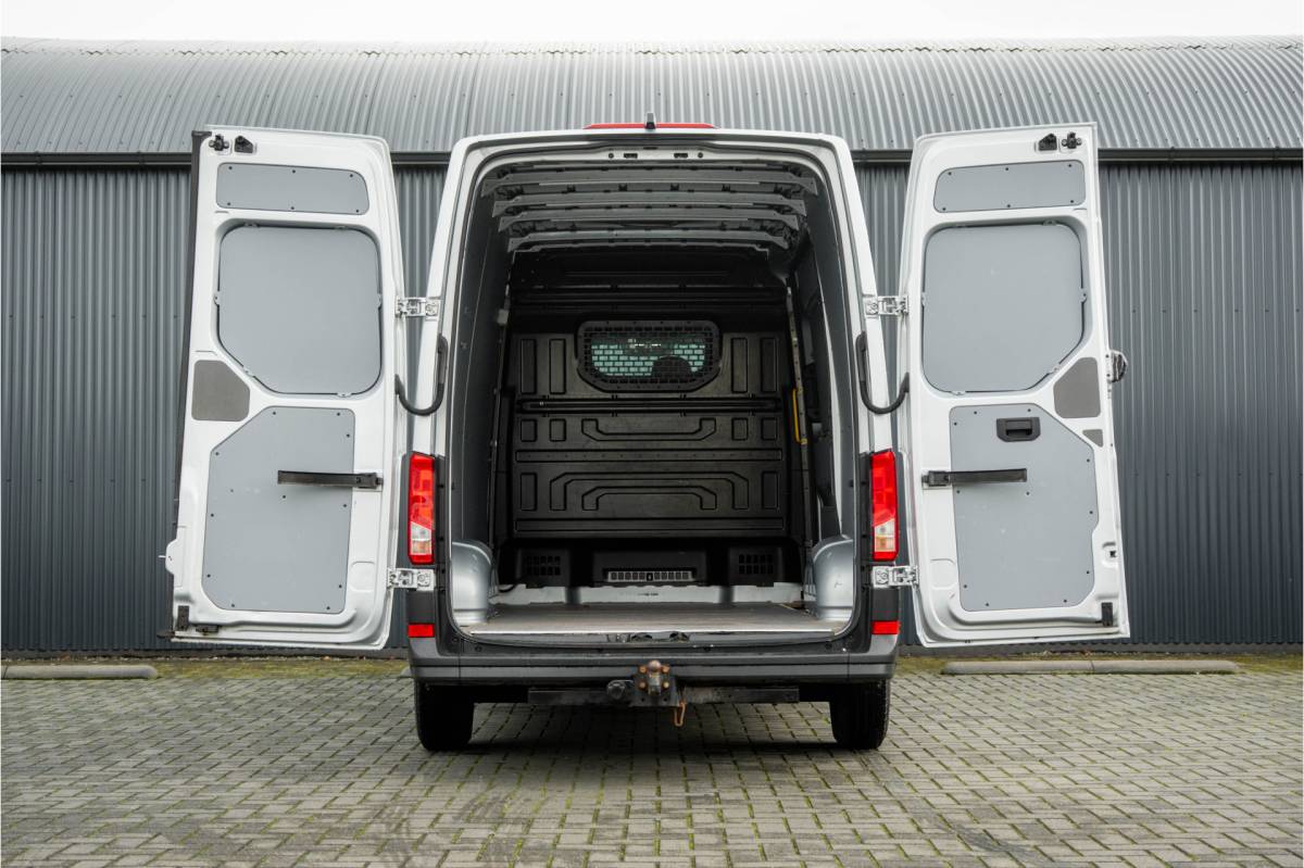 Volkswagen Crafter Volkswagen Crafter L3H3 | 140 PK | Automaat | Carplay | Camera | Adapt.Cruise | Trekhaak 3.0T