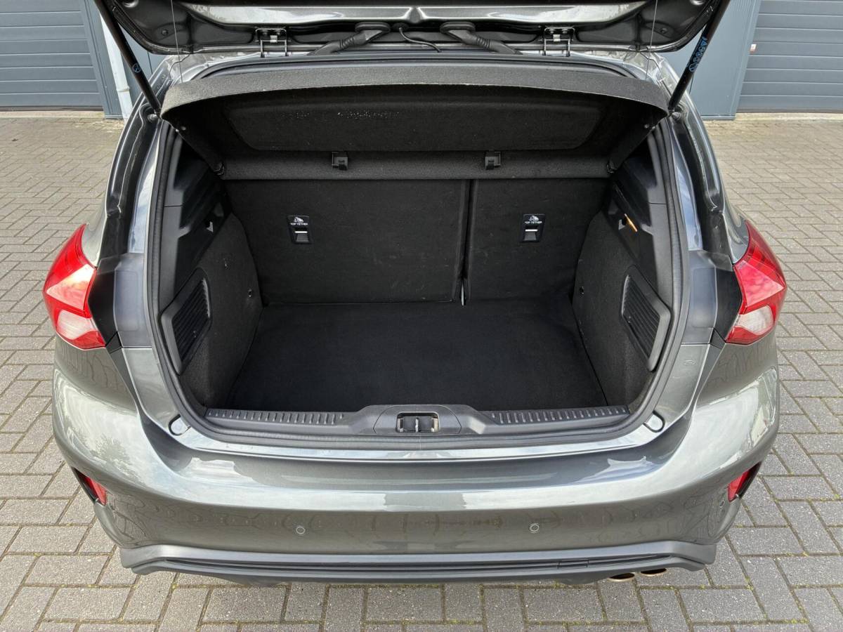 Ford Focus Ford Focus 1.0 125 PK EcoBoost ST Line Business | AIRCO | PDC | CAMERA | 124000 KM!!!