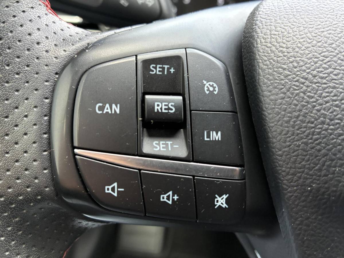 Ford Focus Ford Focus 1.0 125 PK EcoBoost ST Line Business | AIRCO | PDC | CAMERA | 124000 KM!!!