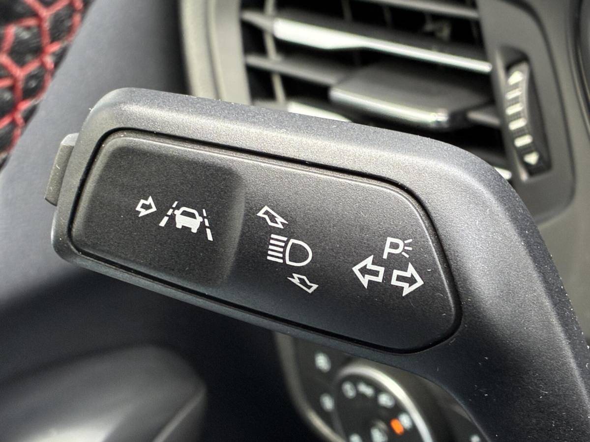 Ford Focus Ford Focus 1.0 125 PK EcoBoost ST Line Business | AIRCO | PDC | CAMERA | 124000 KM!!!