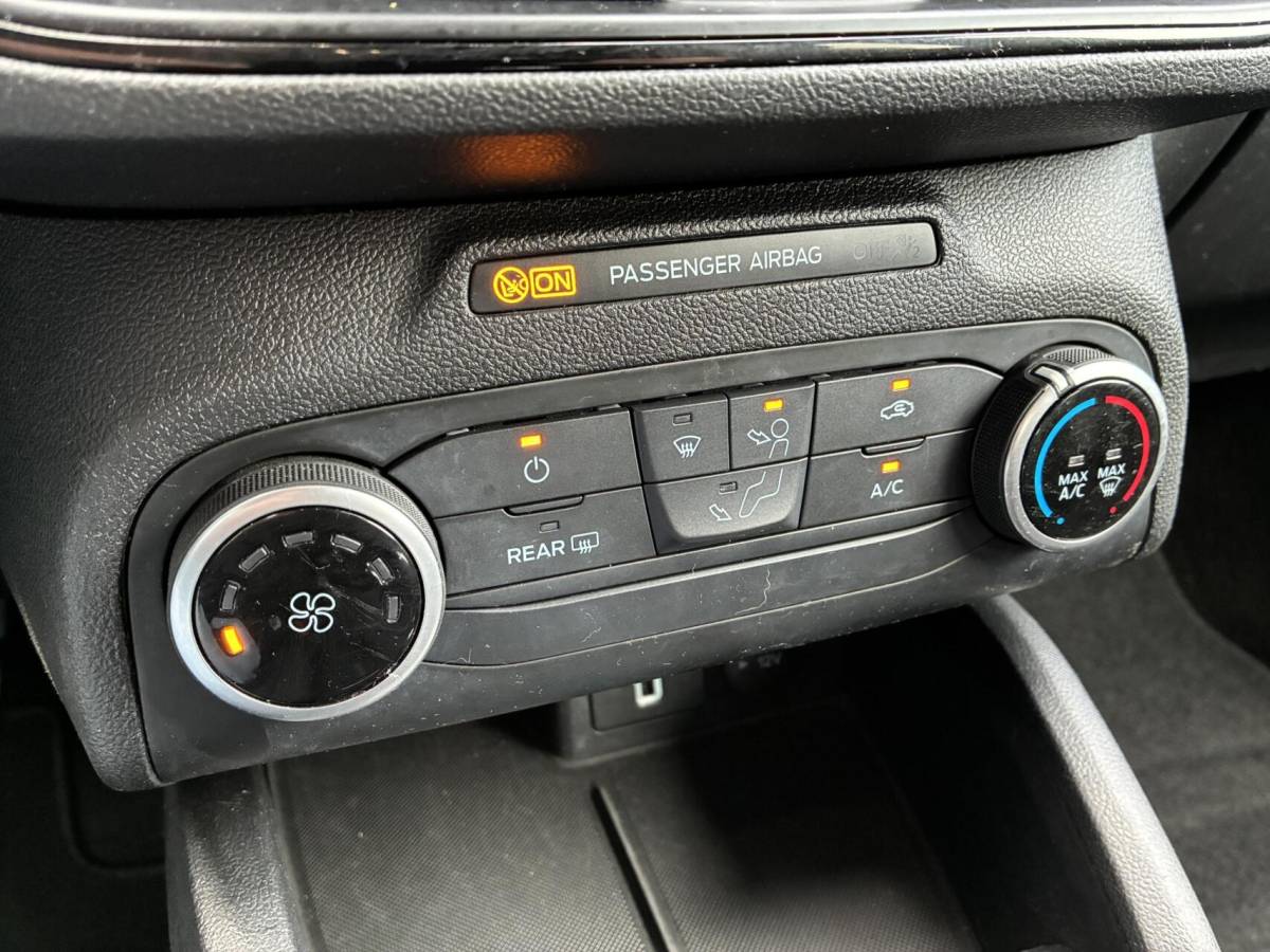 Ford Focus Ford Focus 1.0 125 PK EcoBoost ST Line Business | AIRCO | PDC | CAMERA | 124000 KM!!!