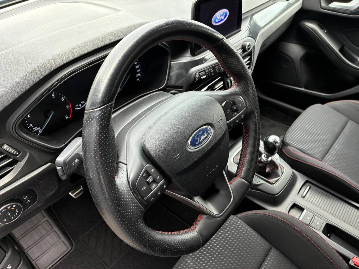 Ford Focus Ford Focus 1.0 125 PK EcoBoost ST Line Business | AIRCO | PDC | CAMERA | 124000 KM!!!