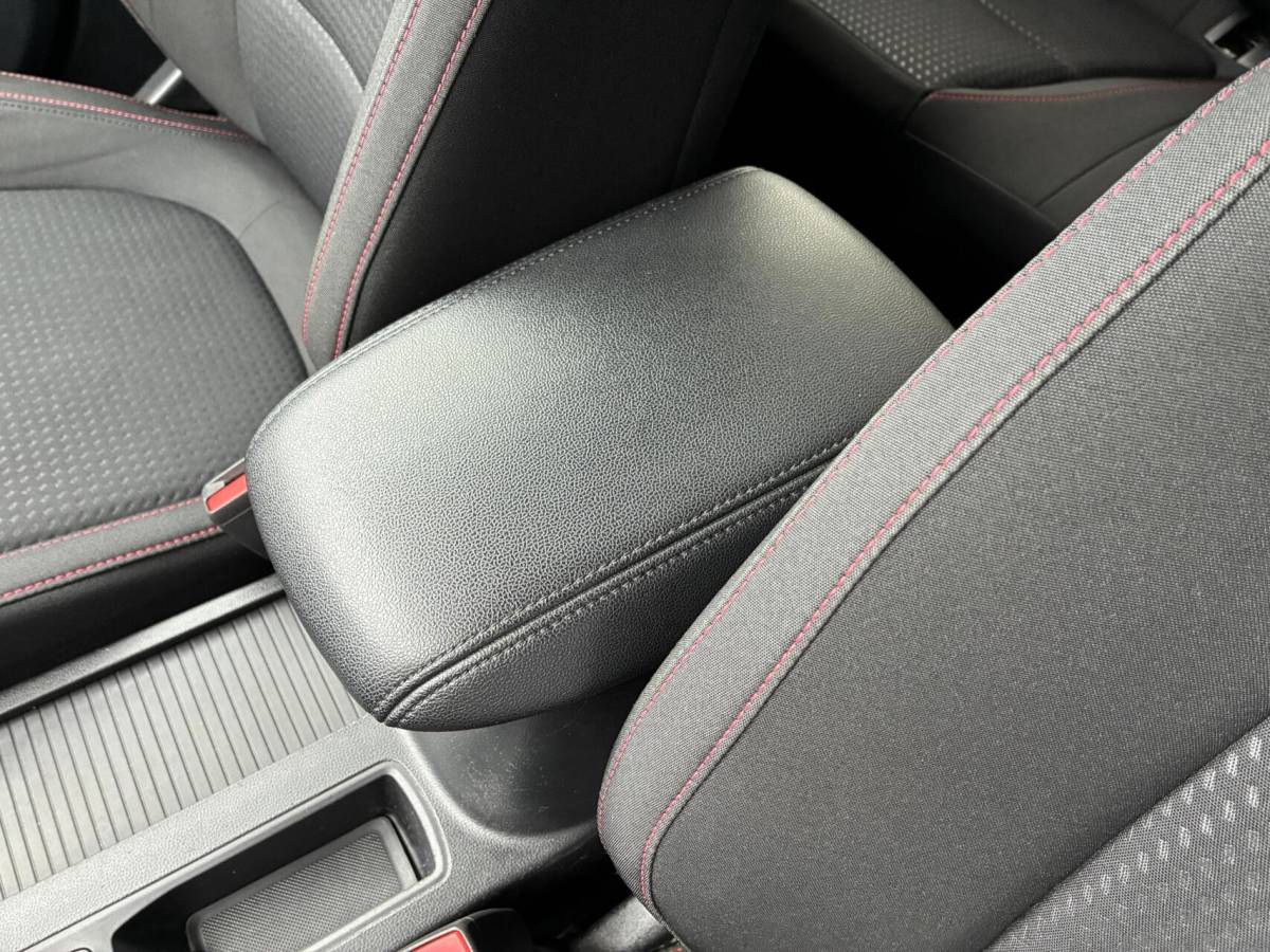 Ford Focus Ford Focus 1.0 125 PK EcoBoost ST Line Business | AIRCO | PDC | CAMERA | 124000 KM!!!
