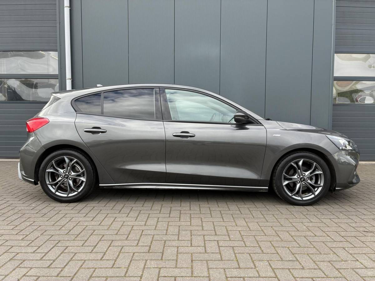 Ford Focus Ford Focus 1.0 125 PK EcoBoost ST Line Business | AIRCO | PDC | CAMERA | 124000 KM!!!