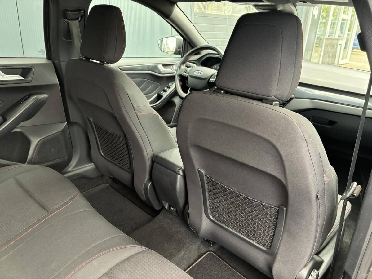 Ford Focus Ford Focus 1.0 125 PK EcoBoost ST Line Business | AIRCO | PDC | CAMERA | 124000 KM!!!