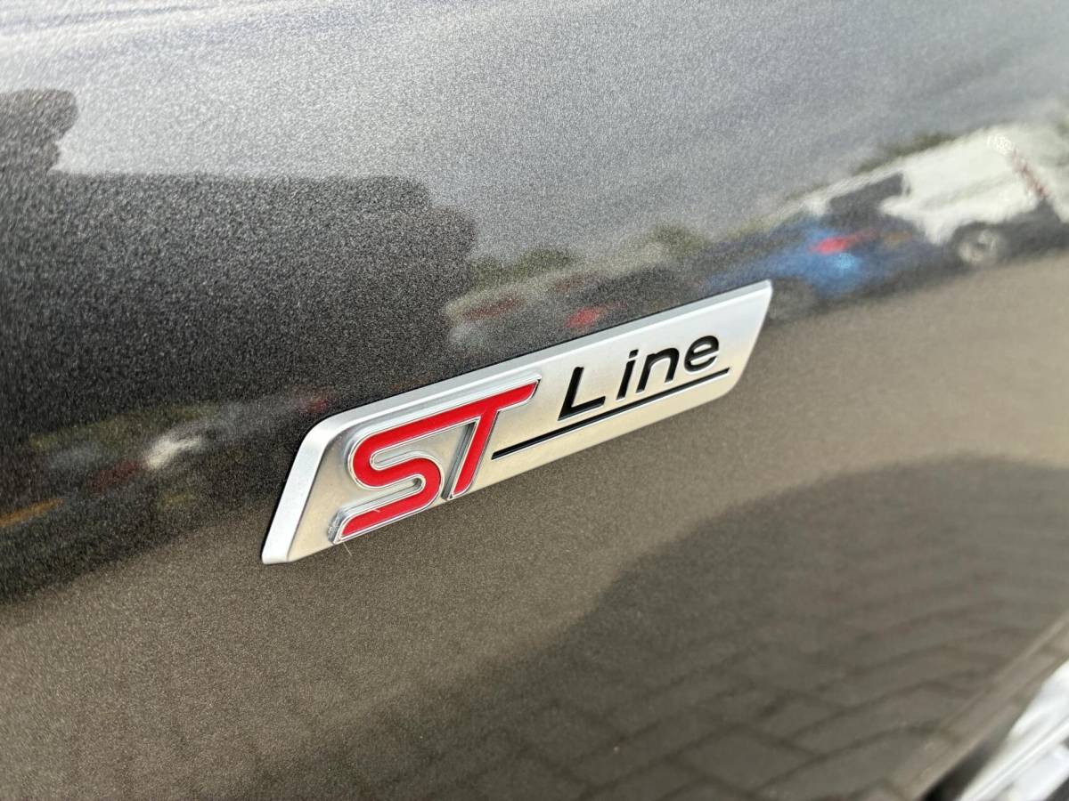 Ford Focus Ford Focus 1.0 125 PK EcoBoost ST Line Business | AIRCO | PDC | CAMERA | 124000 KM!!!