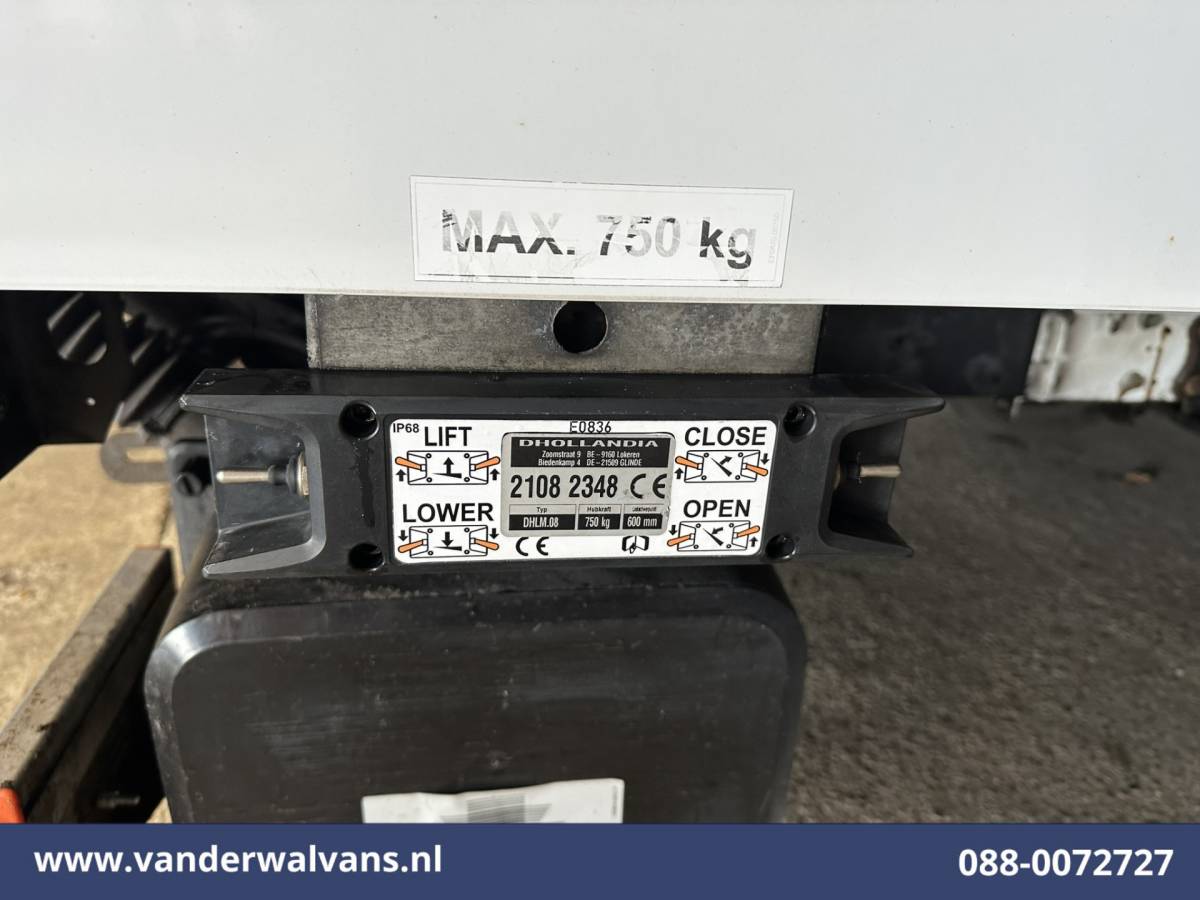 Ford Transit Ford Transit 2.0 TDCI 130pk Bakwagen L4.35m Laadklep Euro6 Airco | Camera | Cruisecontrol | Verwarmde voorruit Bijrijdersbank, 970kg laadvermogen