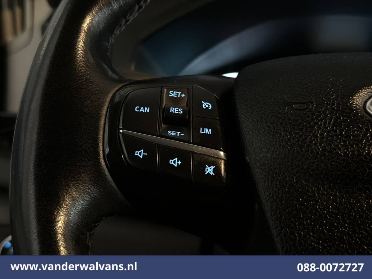 Ford Transit Ford Transit 2.0 TDCI 130pk Bakwagen L4.35m Laadklep Euro6 Airco | Camera | Cruisecontrol | Verwarmde voorruit Bijrijdersbank, 970kg laadvermogen