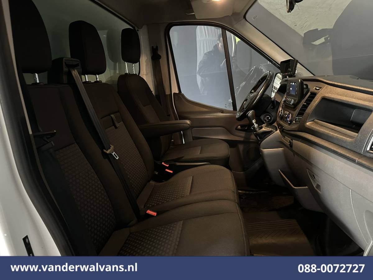 Ford Transit Ford Transit 2.0 TDCI 130pk Bakwagen L4.35m Laadklep Euro6 Airco | Camera | Cruisecontrol | Verwarmde voorruit Bijrijdersbank, 970kg laadvermogen
