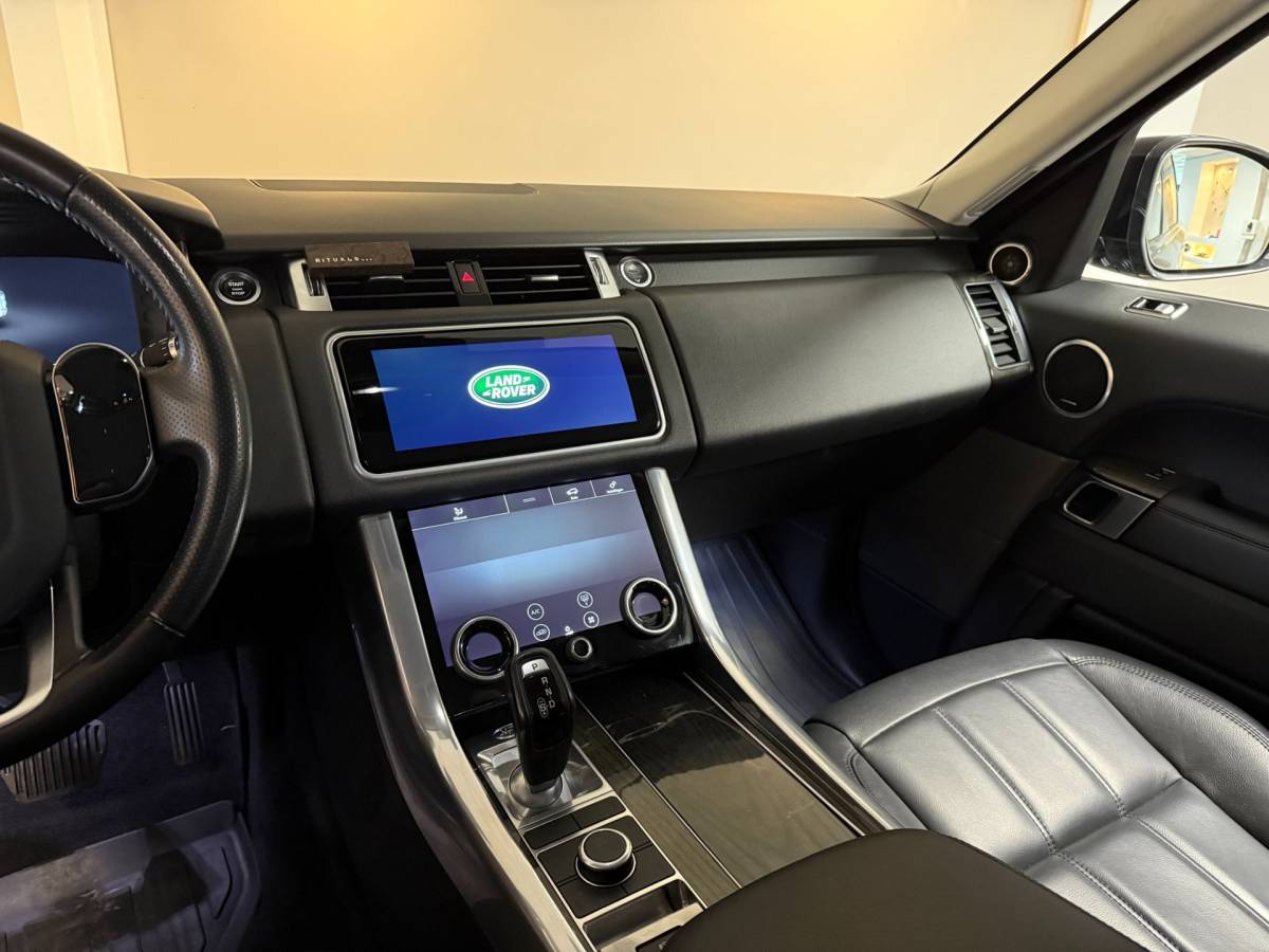 Land Rover Range Rover Sport Land Rover Range Rover Sport 2.0 P400e Dynamic *404PK!* Full-black|Carplay|Trekhaak|All-seasons