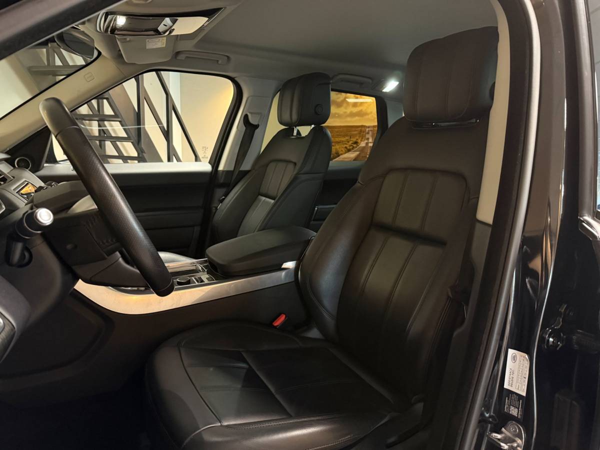Land Rover Range Rover Sport Land Rover Range Rover Sport 2.0 P400e Dynamic *404PK!* Full-black|Carplay|Trekhaak|All-seasons