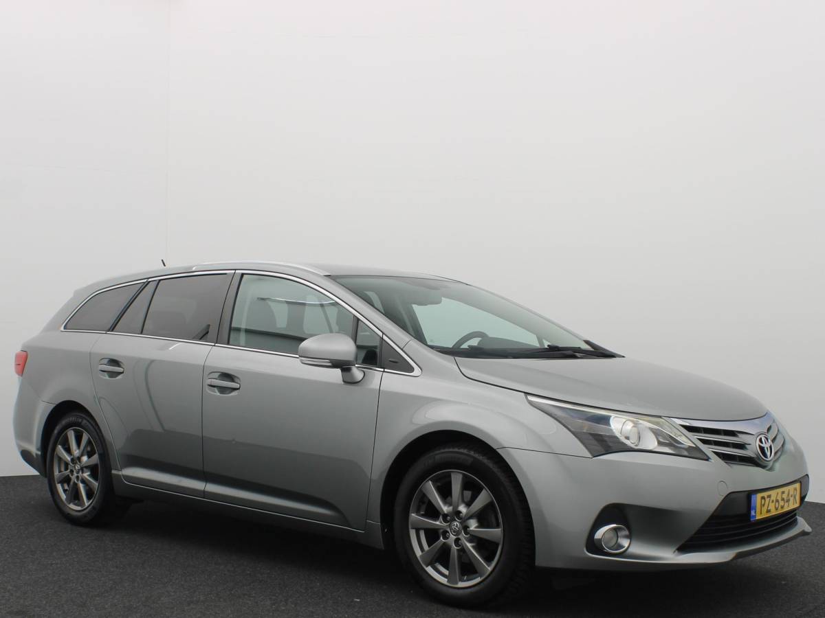Toyota Avensis Toyota Avensis Wagon 2.0 D-4D Dynamic Business TREKHAAK / CAMERA / NAVI / CLIMA / BLUETOOTH / CRUISE