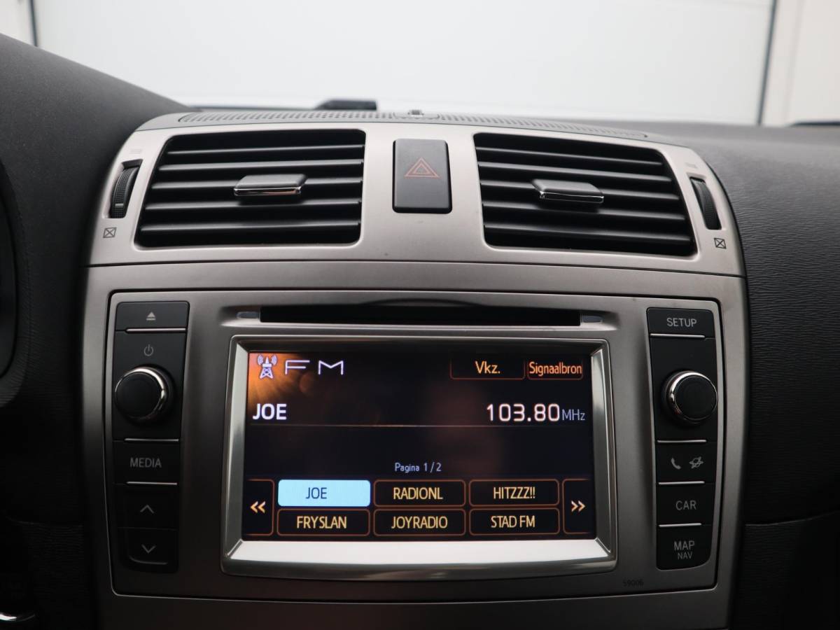 Toyota Avensis Toyota Avensis Wagon 2.0 D-4D Dynamic Business TREKHAAK / CAMERA / NAVI / CLIMA / BLUETOOTH / CRUISE